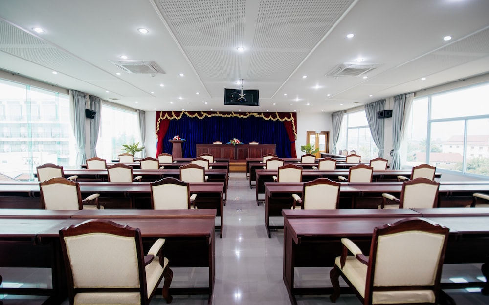 Sisombat Plaza Hotel 63/71