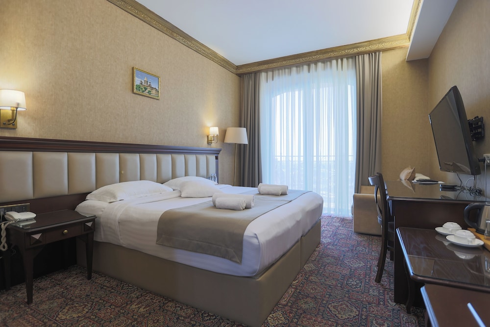 Konyak Hotel 24/62