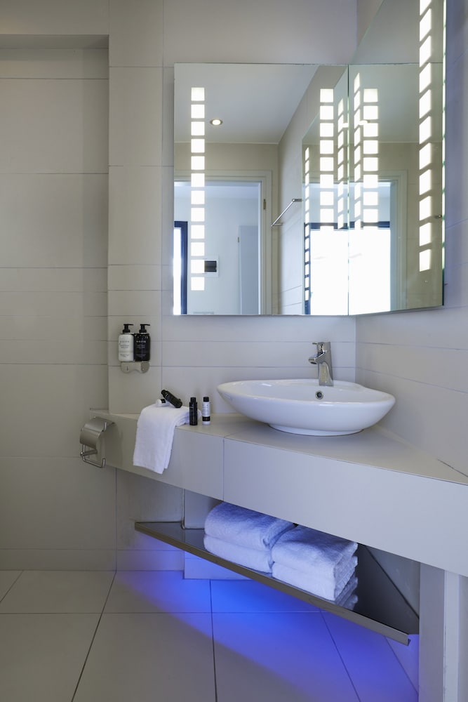 Vrahos Boutique Hotel 79/80