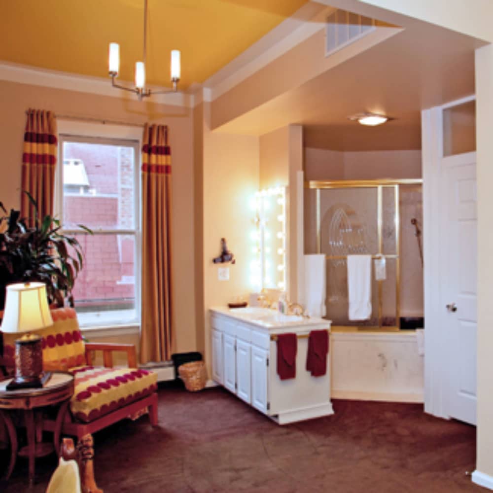 Queen Anne Bed And Breakfast 52/70