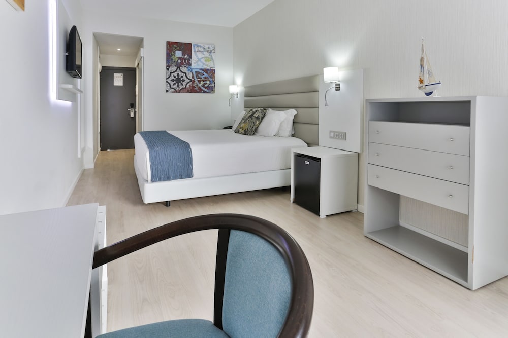 Carvi Beach Hotel 10/78