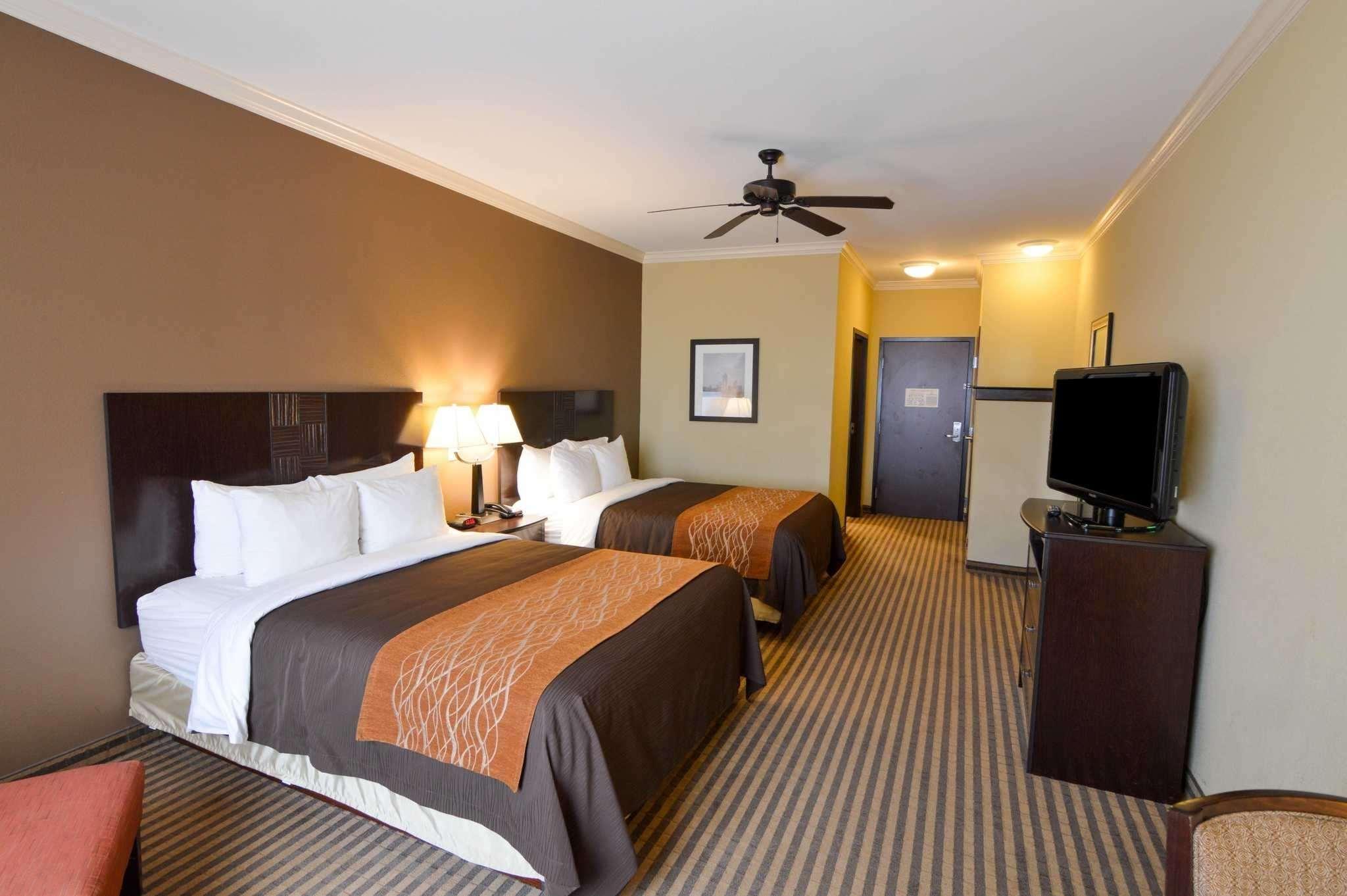 Room, 2 Queen Beds, Comfort Inn and Suites Fort Worth Fossil Creek 3/5