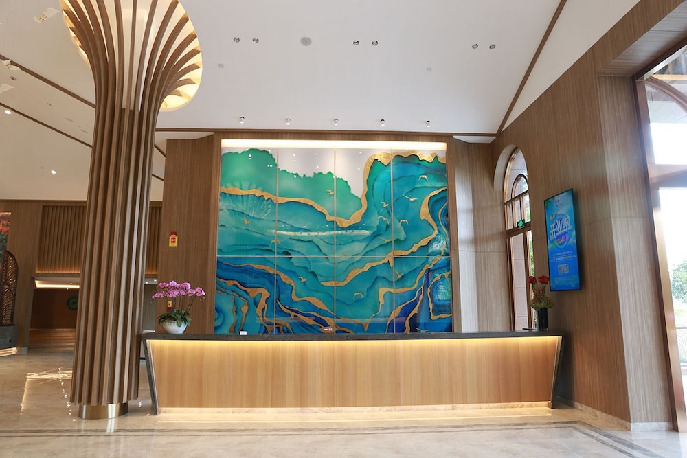 Emerald Bay Hotel 2/29