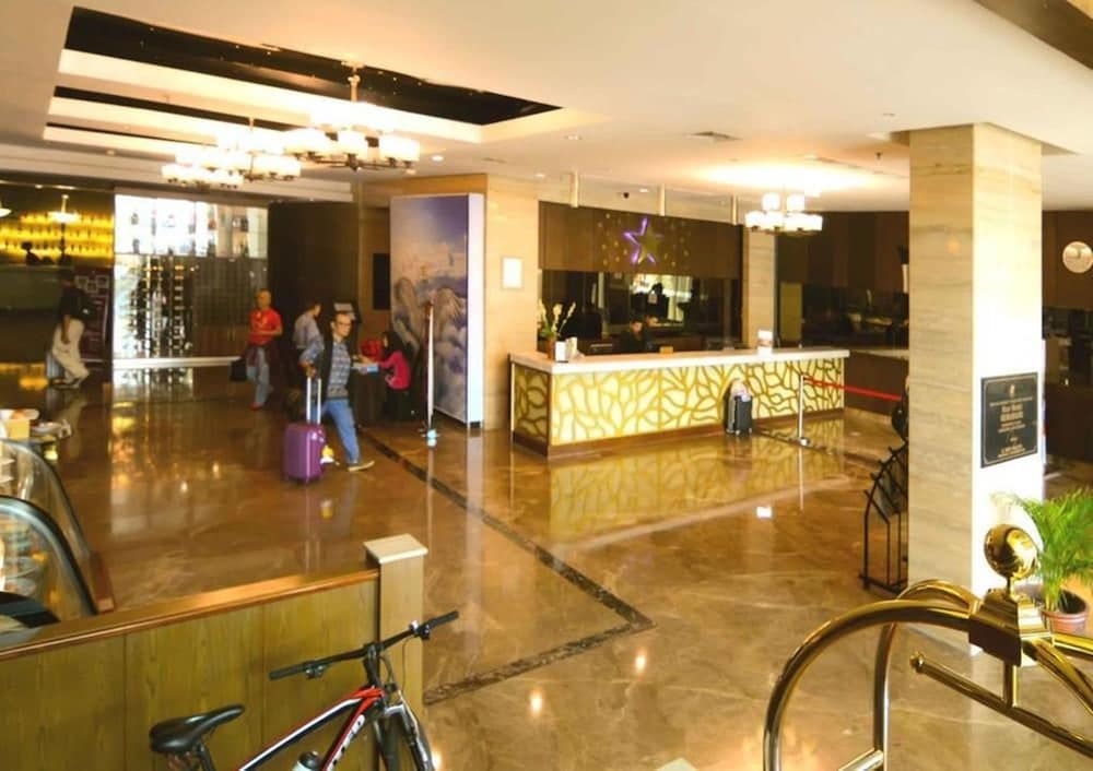 Horison Ultima Semarang (Ex Star Hotel) 7/30