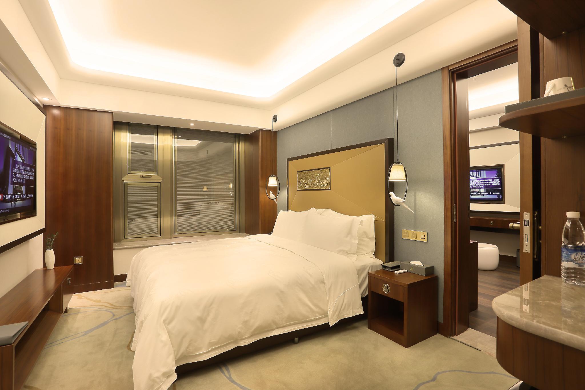 Lujia International Hotel 7/60