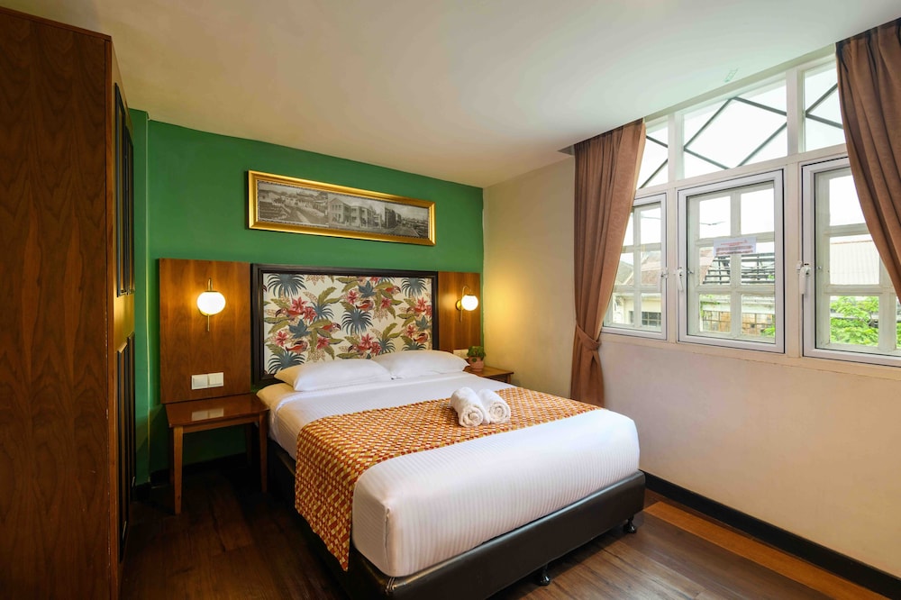 ARMENIAN STREET HERITAGE HOTEL 28/76