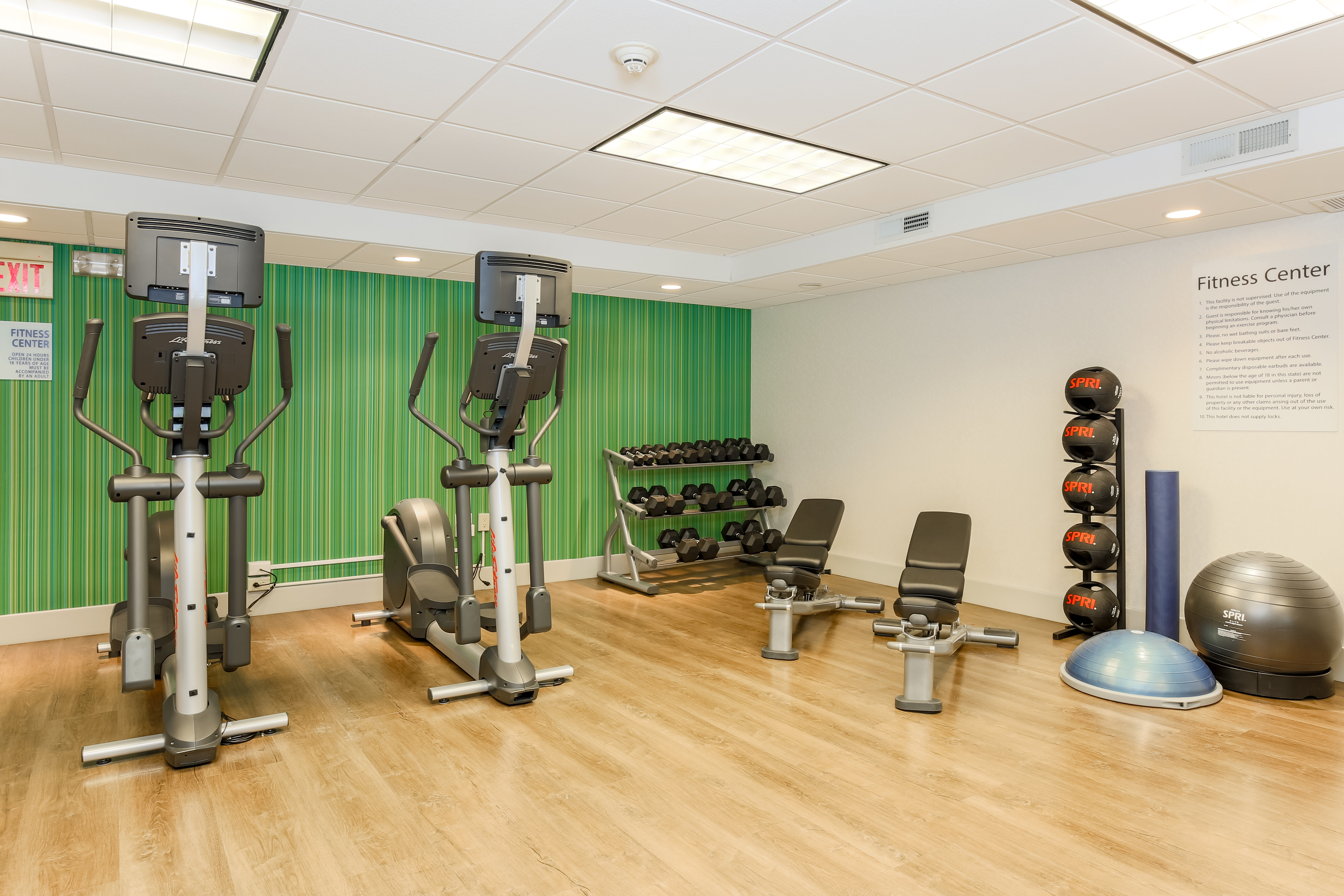 Holiday Inn Express Milwaukee West Medical Center 40/59