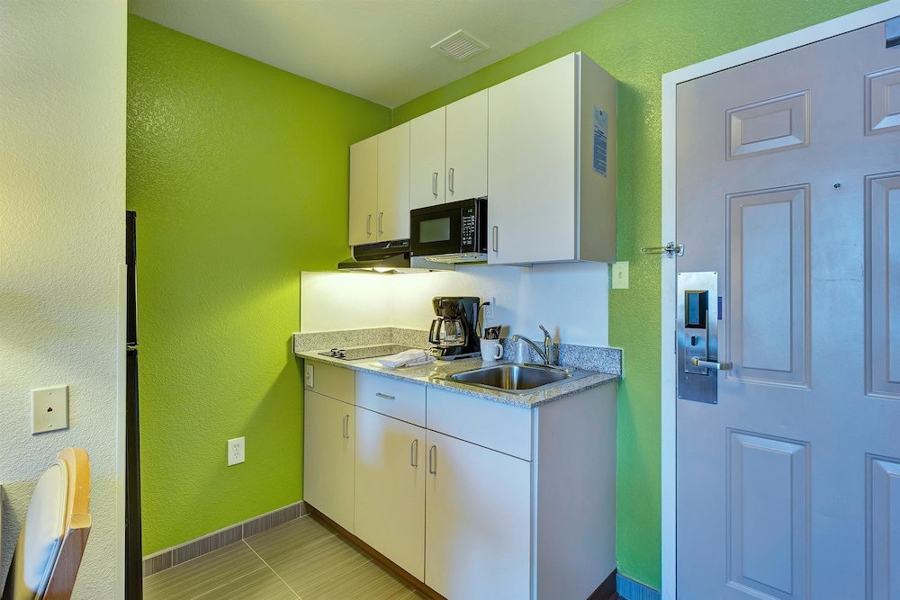 Motel6 Belmont, CA San Francisco Redwood City 52/61