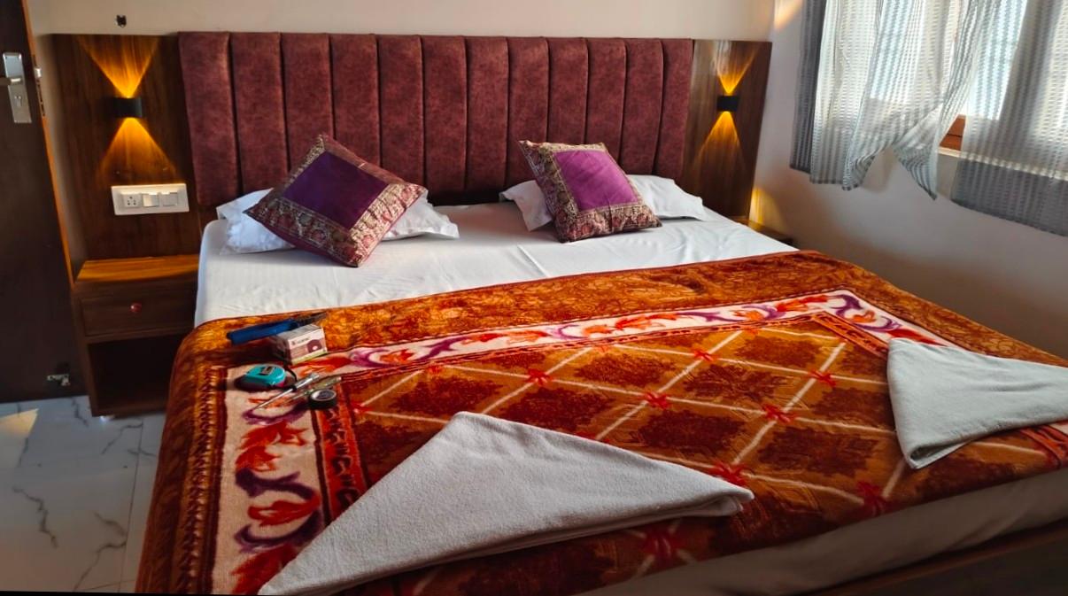 Shri Yoga Mandir Guest House 20/46