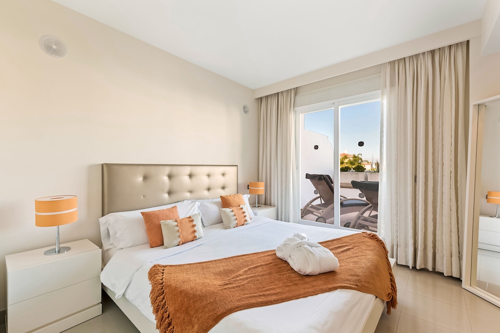 Cortijo Del Mar Resort 11/50