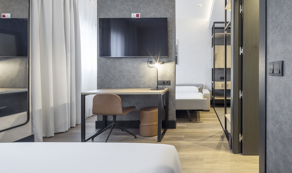 Hotel Ilunion San Mames 33/66