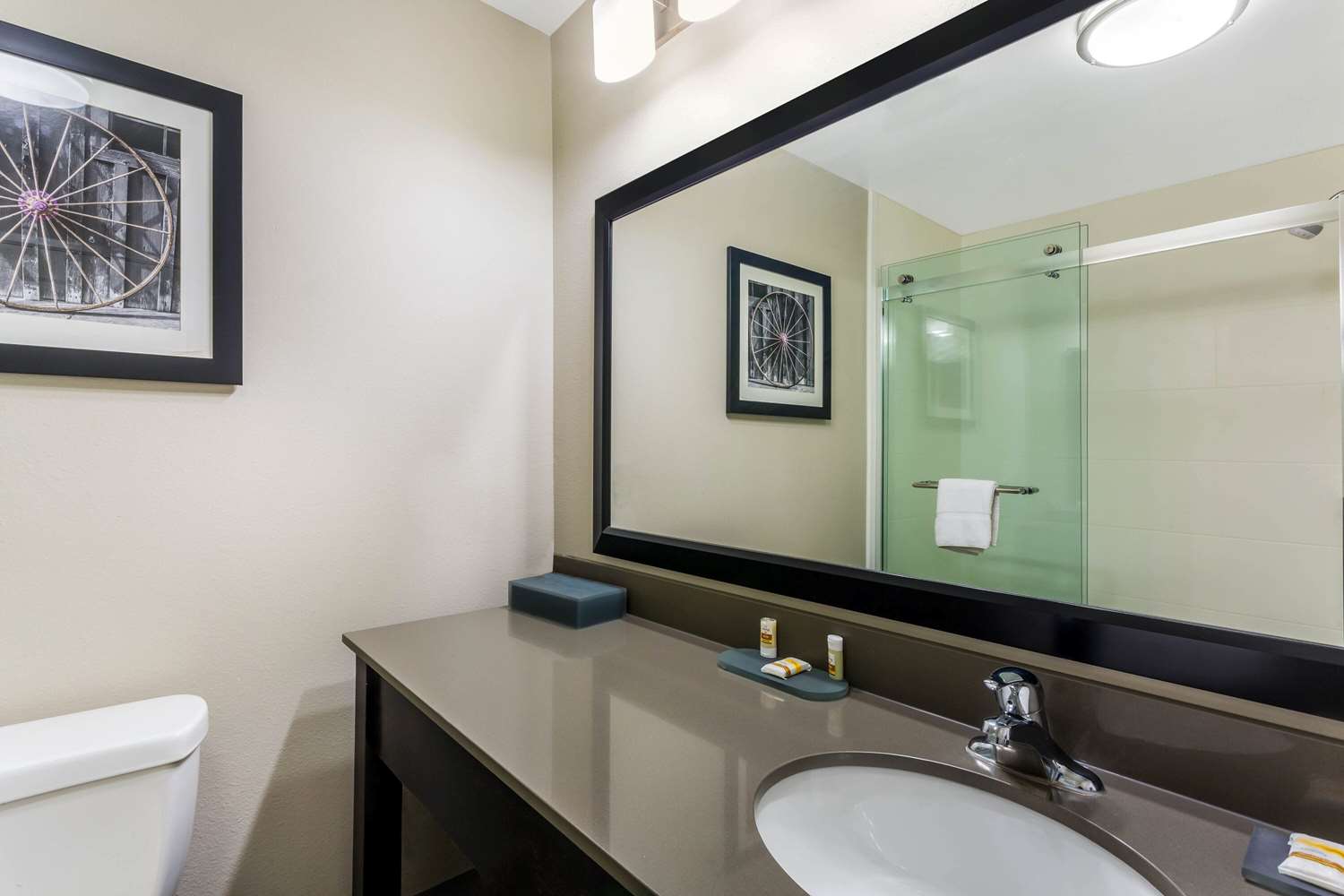 La Quinta Inn & Suites by Wyndham Monahans 35/37