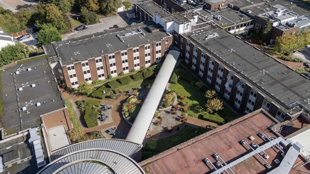 Daresbury Park Hotel 2/50
