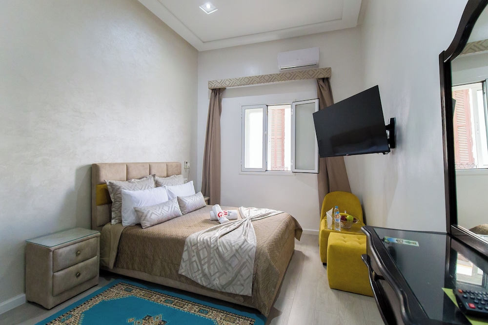 HOTEL MAMORA 23/72