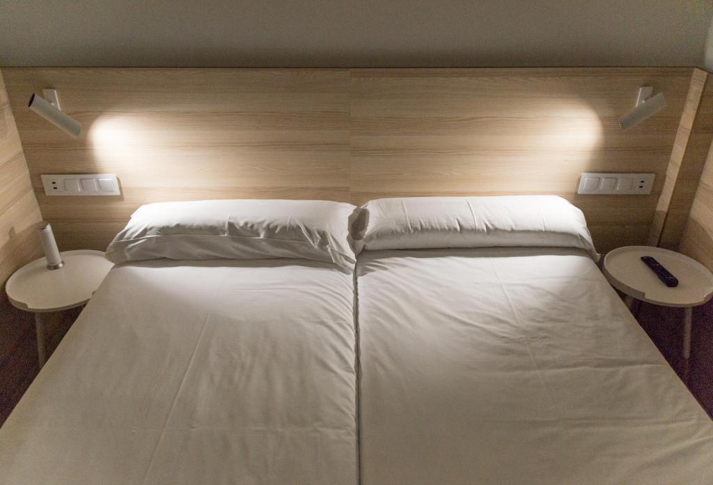 Room, Single