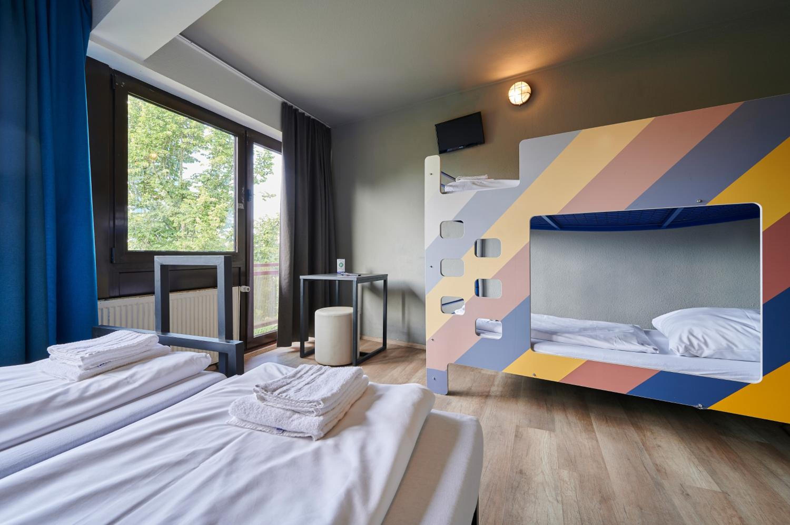 MIXED DORM, 4 BEDS