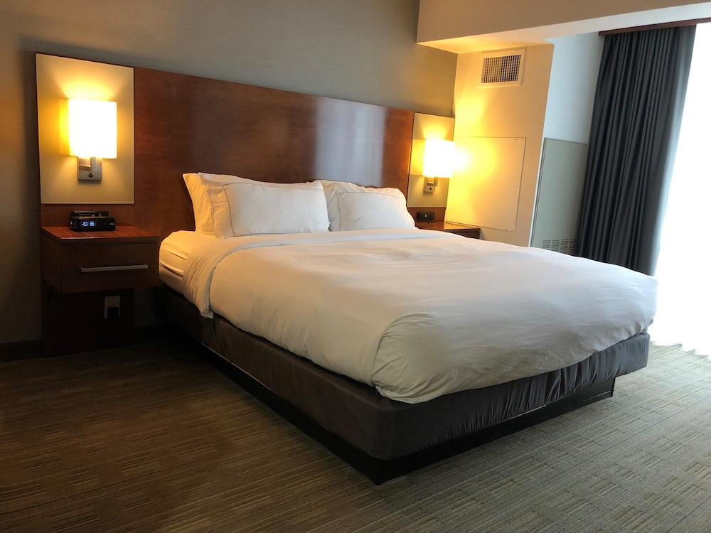Doubletree By Hilton Omaha Southwest 9/54