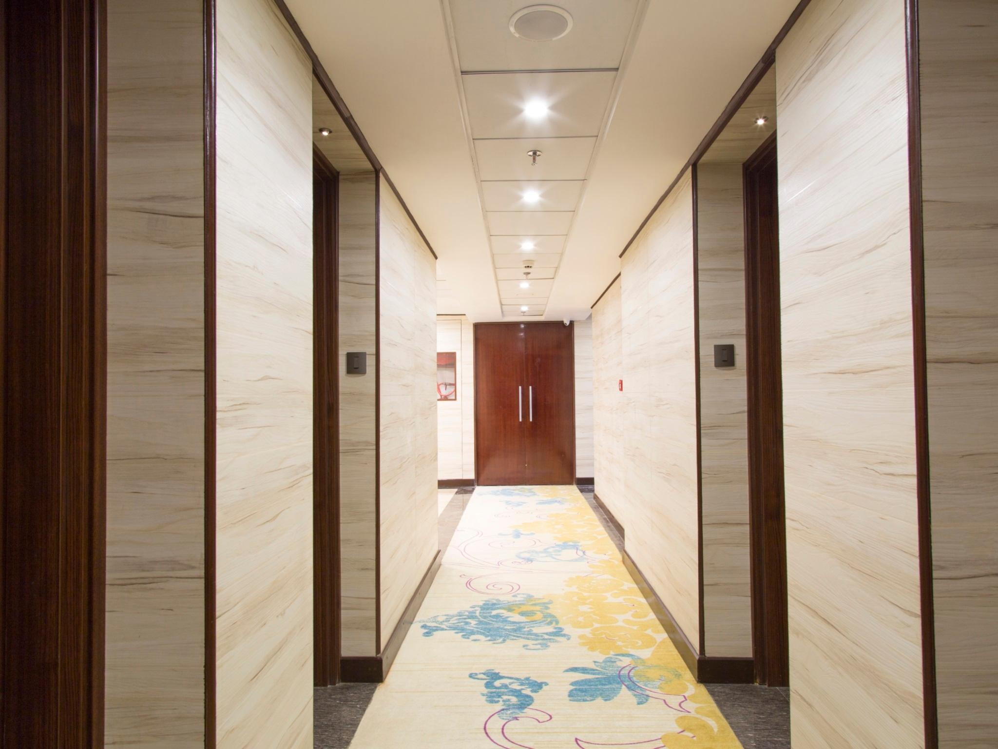 Polo Inn & Suites 12/31