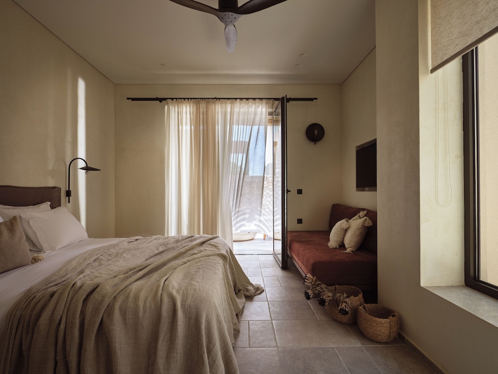 JUNIOR SUITE, GARDEN VIEW, PRIVATE POOL