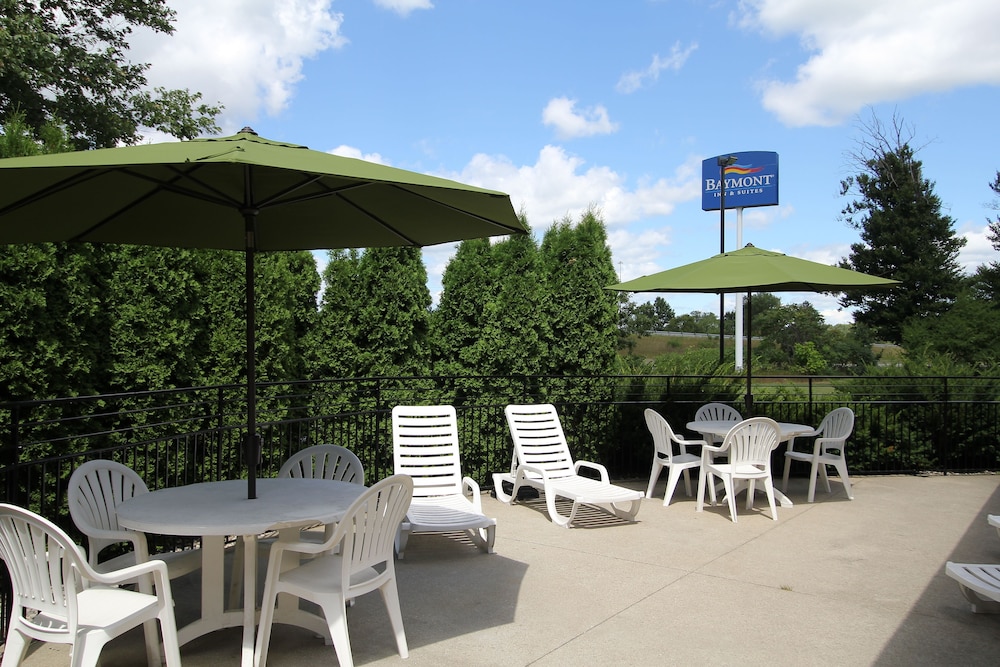 Baymont By Wyndham Muskegon 45/49