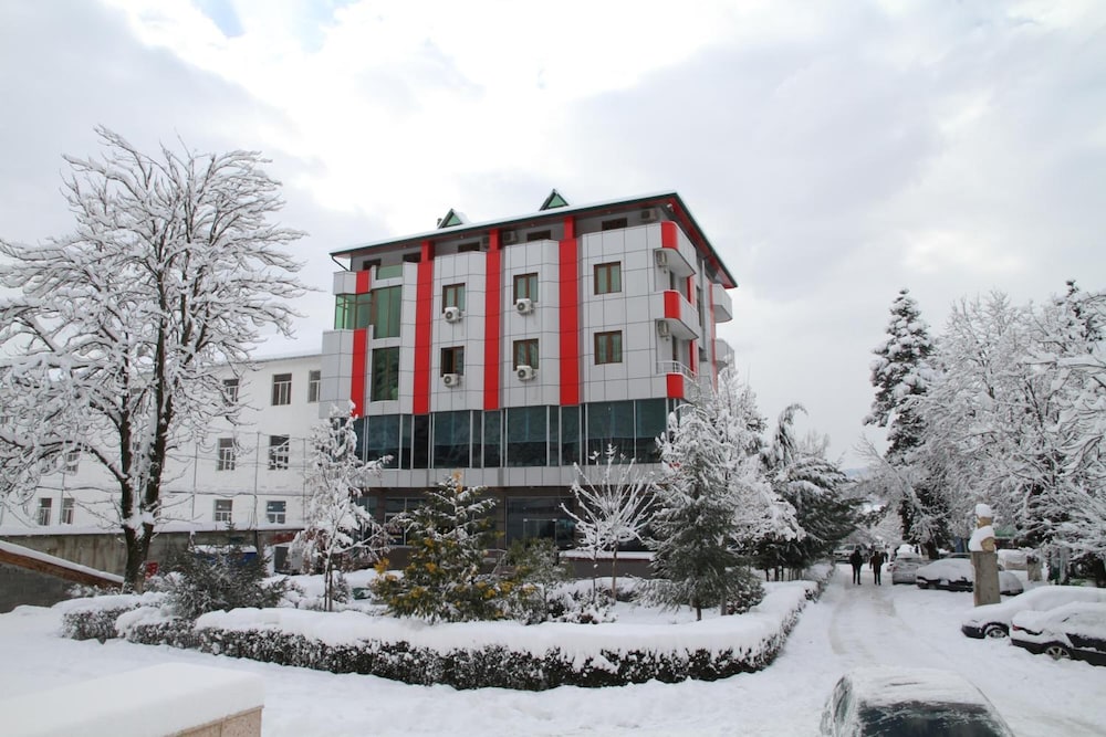 Hotel Piazza in PESHKOPI