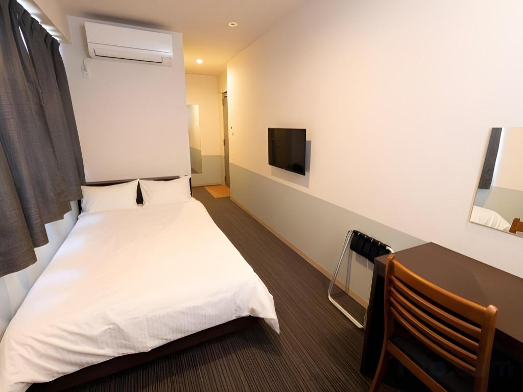 Semi Room, Double Bed