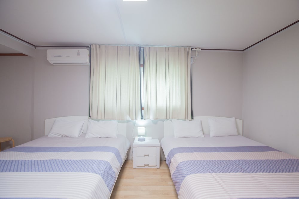 Jeong House 28/63