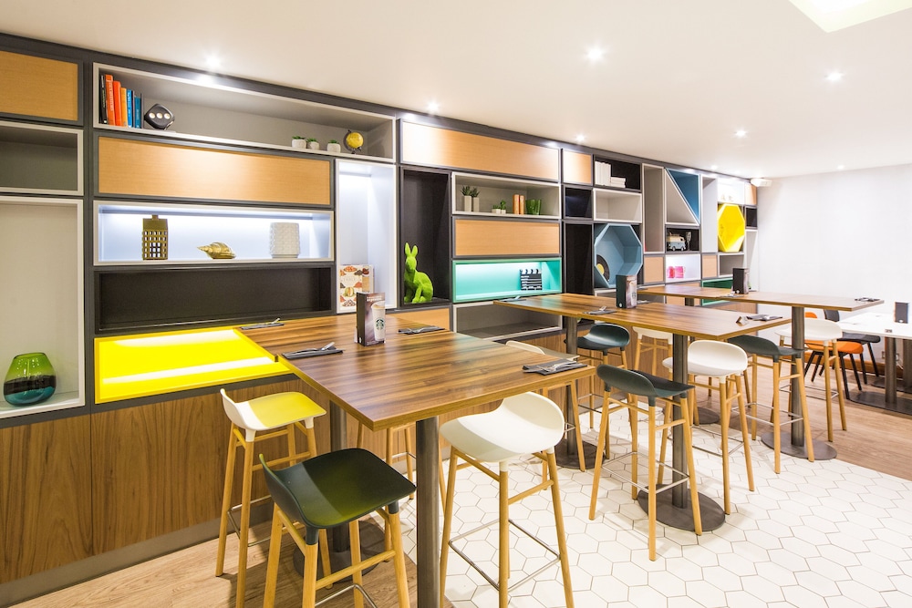 Holiday Inn Gatwick Airport 49/75