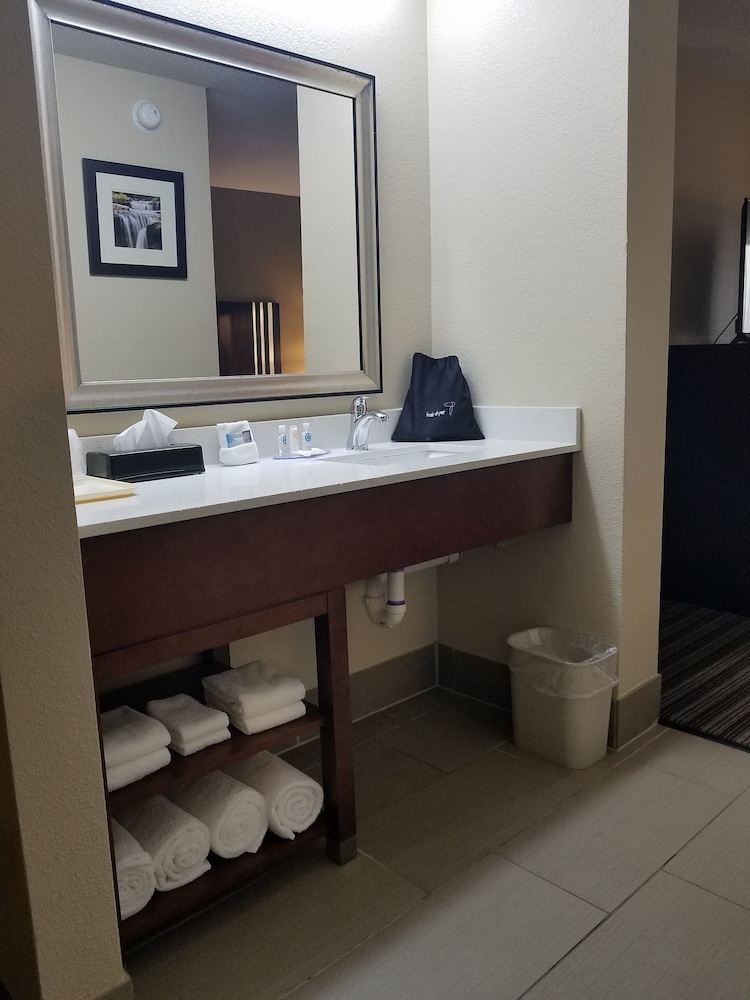 Comfort Inn Paducah I-24 32/36