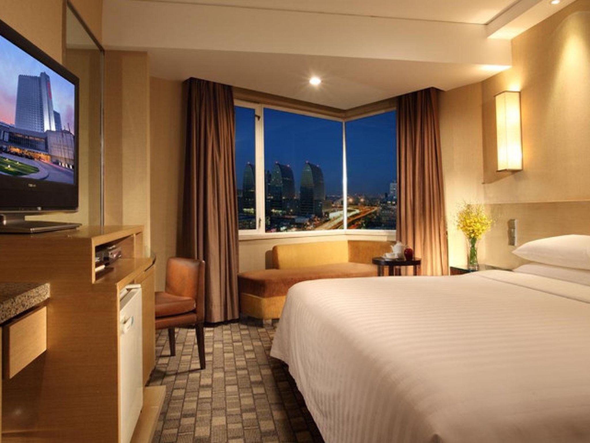 Elegant, King Bed
