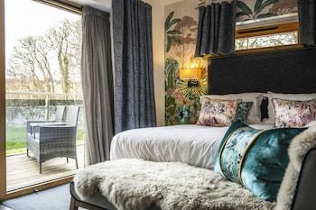 Room, King and Twin Beds, Private Garden