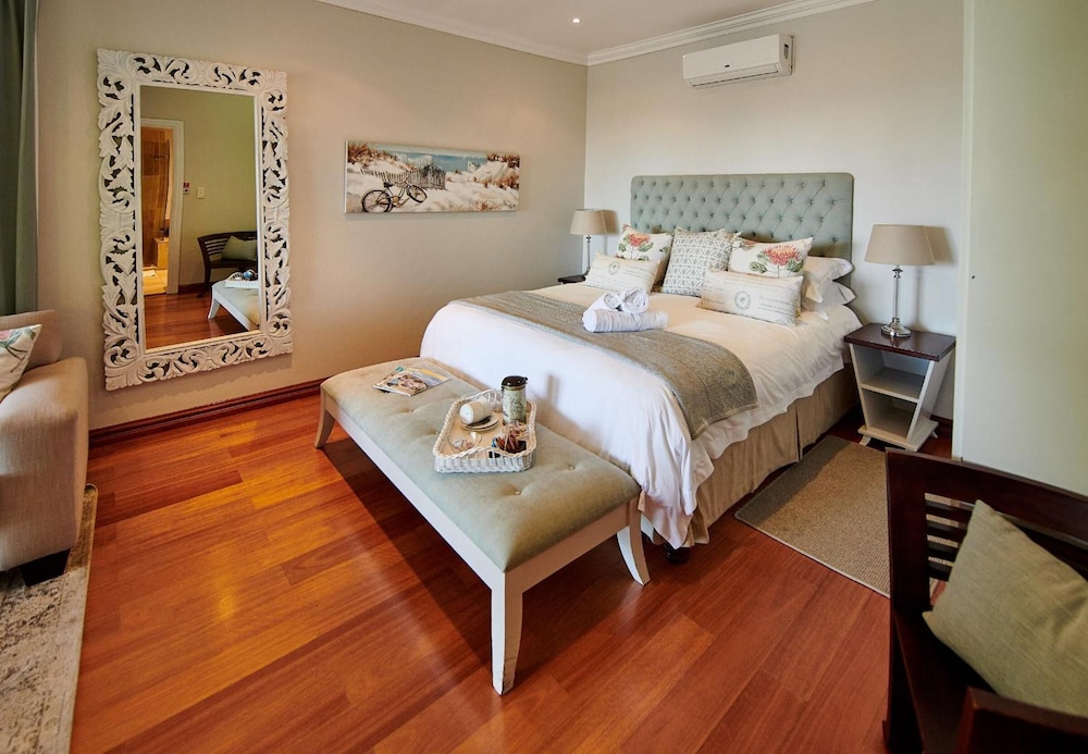 The Hamptons Guest House 13/50