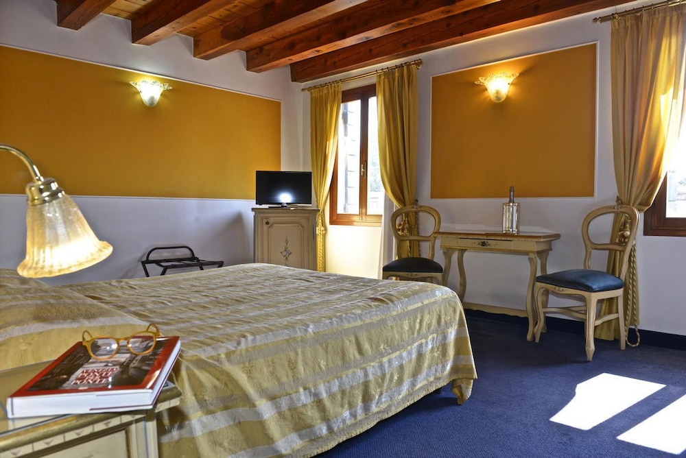 Alla Corte Rossa 23/60
