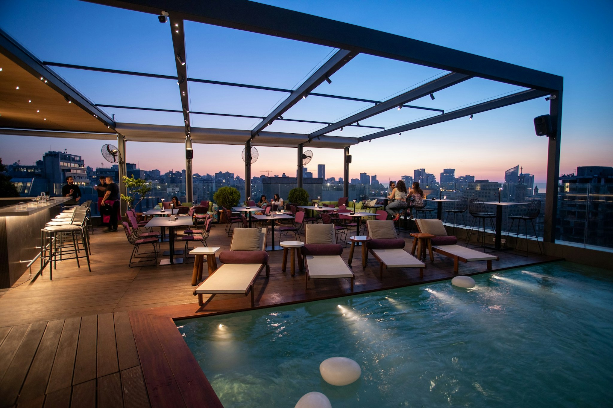 O Monot Luxury Boutique Hotel 61/67