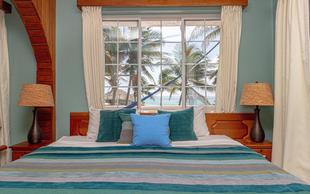 PREMIER, STUDIO, SUITE, KING BED, OCEAN VIEW, BALCONY