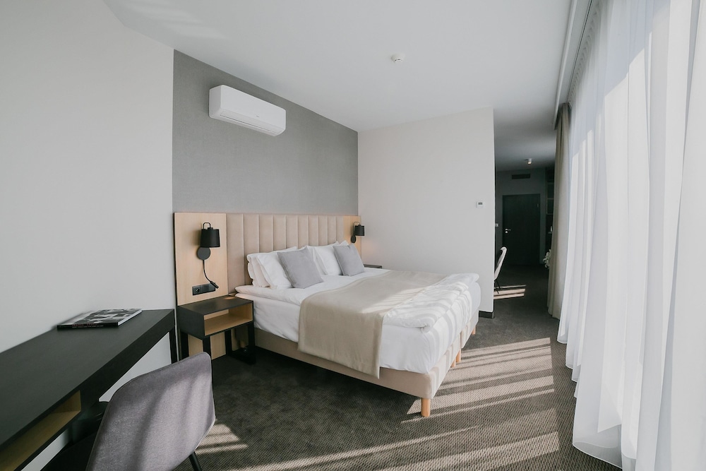 PREMIUM, KING BED