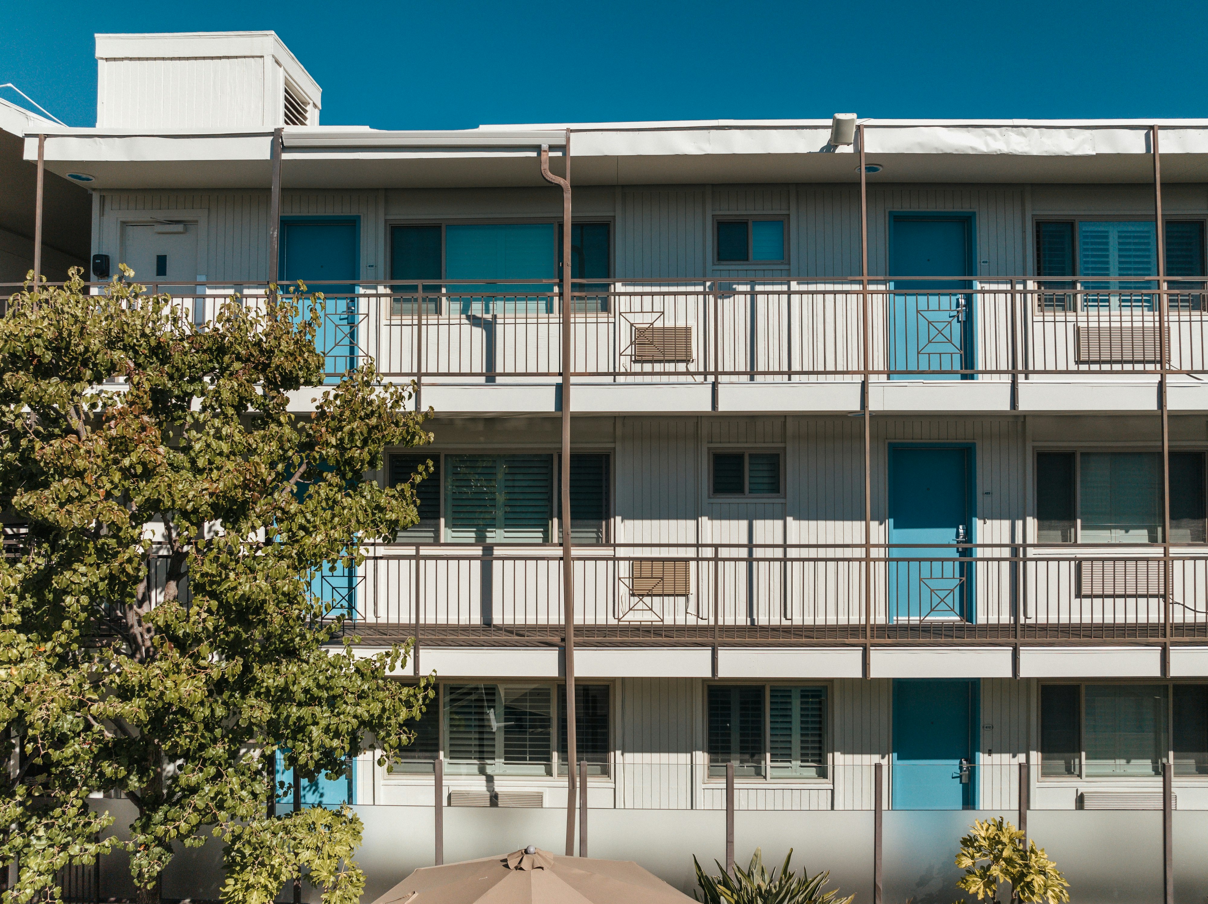 Marin Suites Hotel 6/81