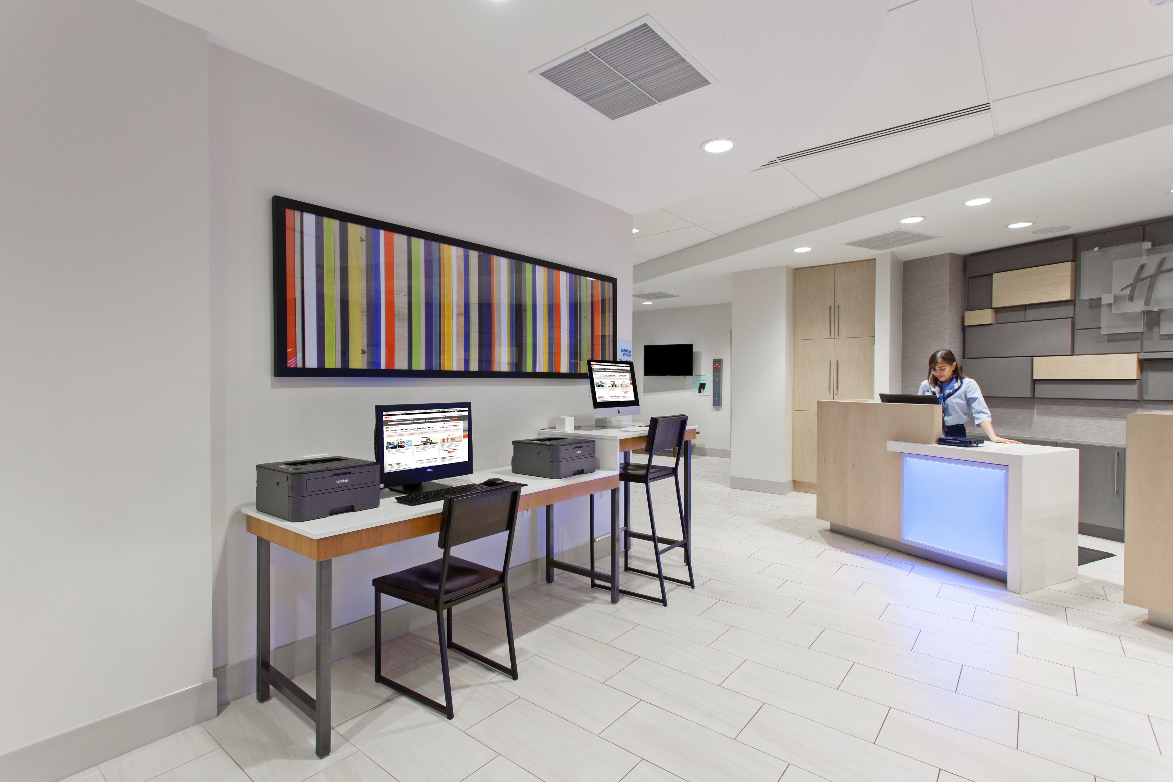 Holiday Inn Express West Los Angeles 28/35