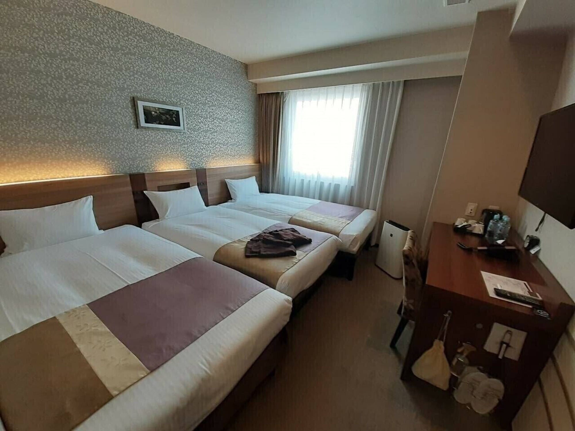 ROOM, TRIPLE