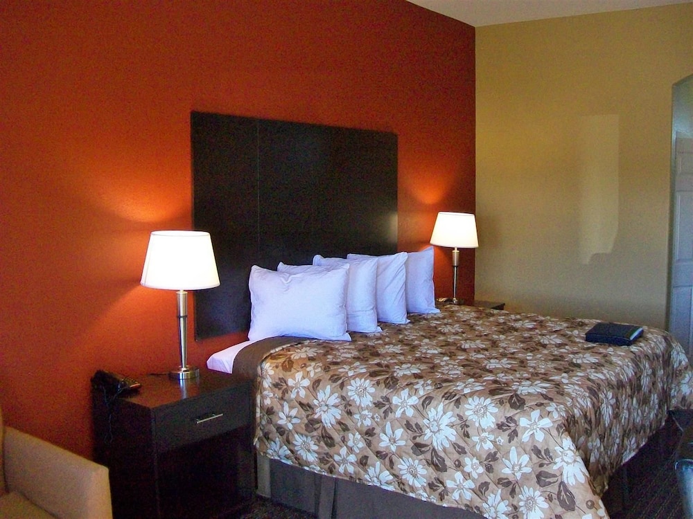 Americas Best Value Inn Tupelo Leeb Drive 14/33