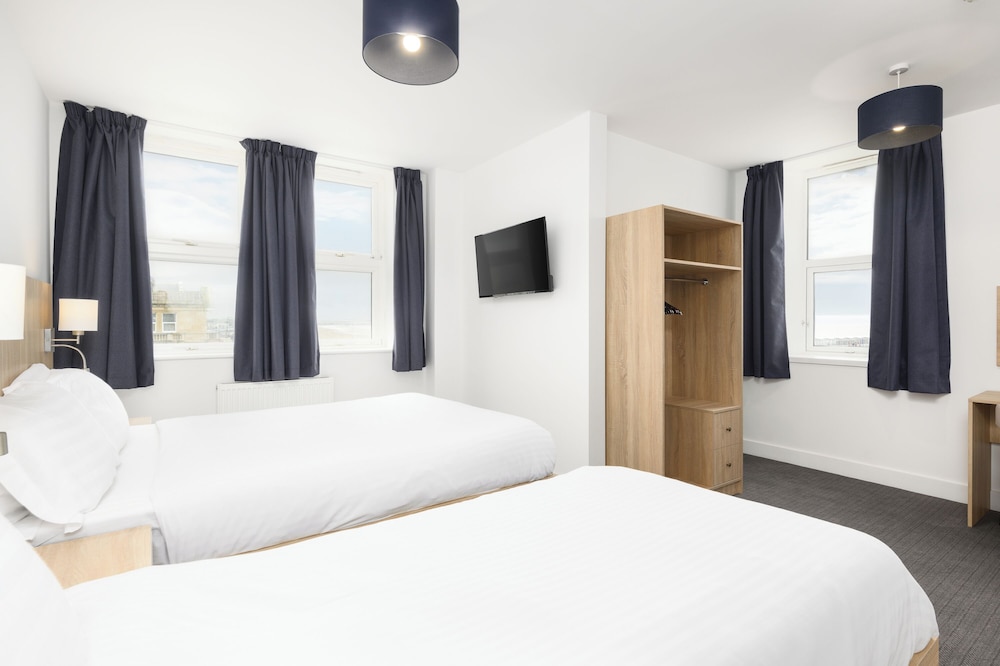 The Sandringham Hotel 22/48