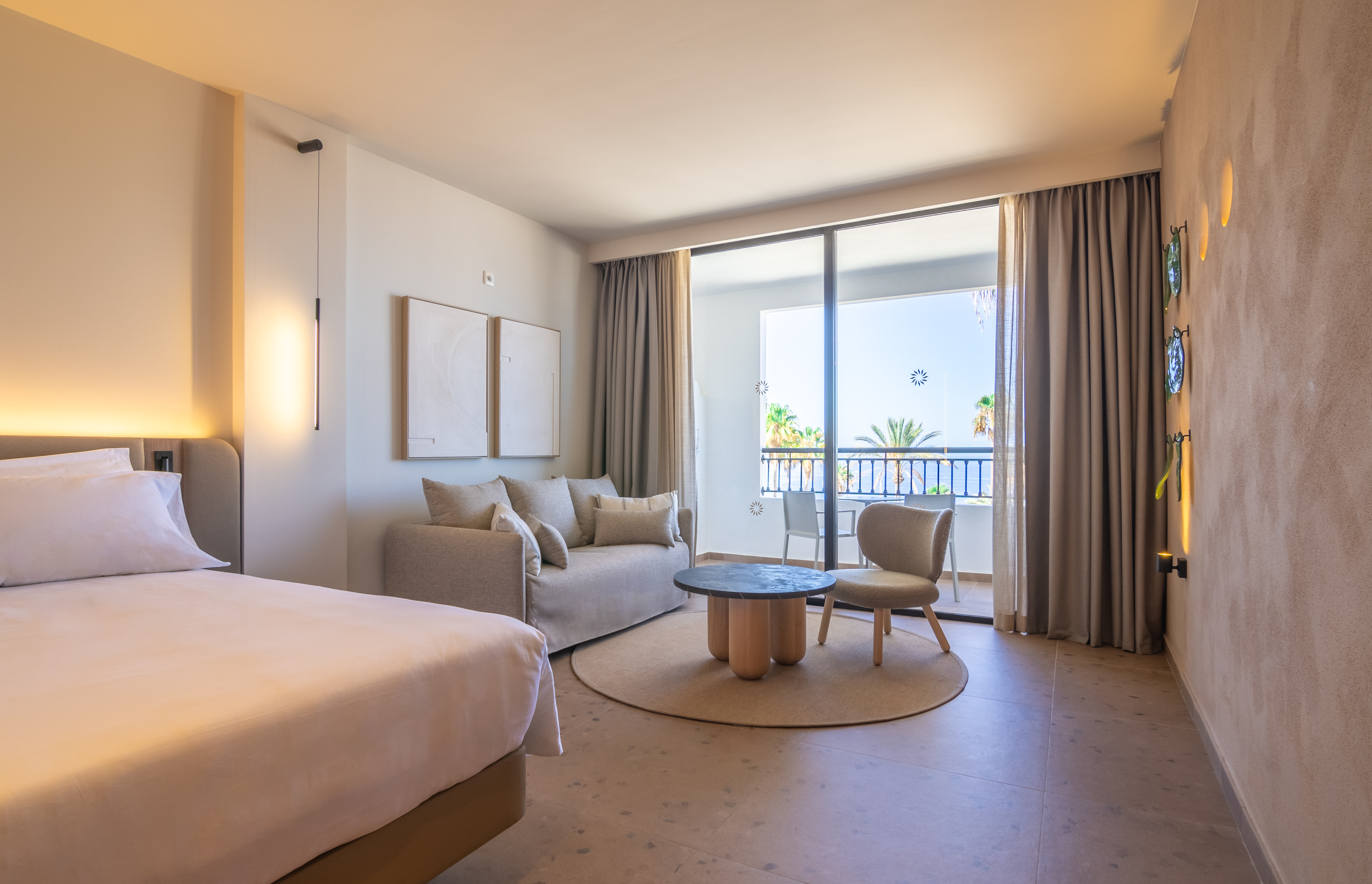Junior Suite, Deluxe, Single, 2 Double Beds, Partial Sea View