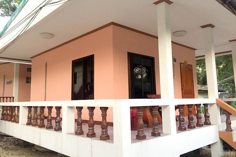 Sea Breeze Resort 3/35