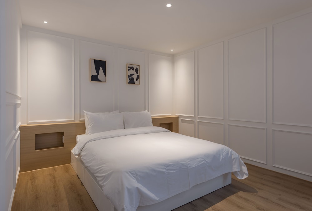 SUITE, DOUBLE BED