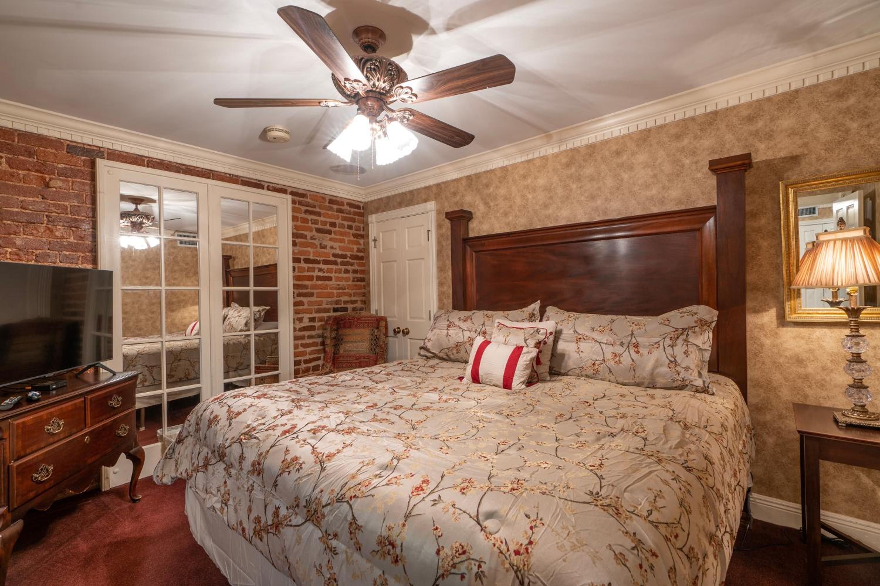 1 Bedroom, Apartment, 2 Bathrooms