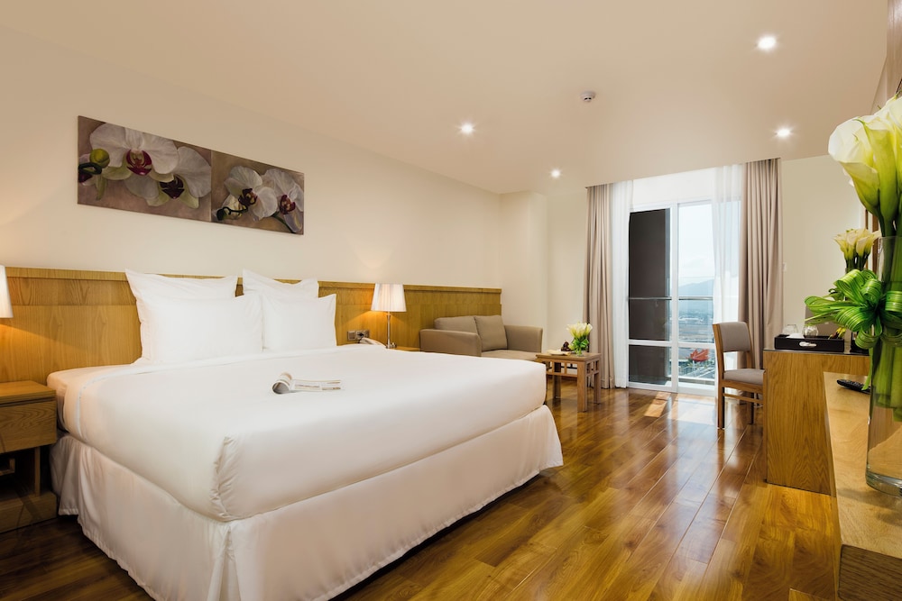 DELUXE, DOUBLE BED