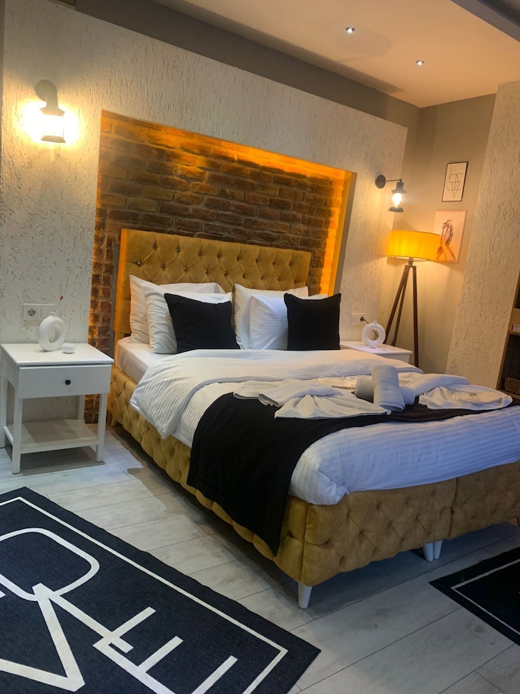 Nova Park Hotel and Suite 19/50