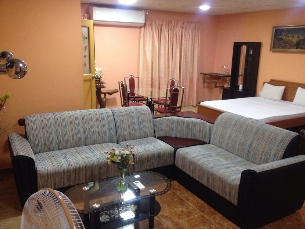Sunshine Hotel And Hall 29/46