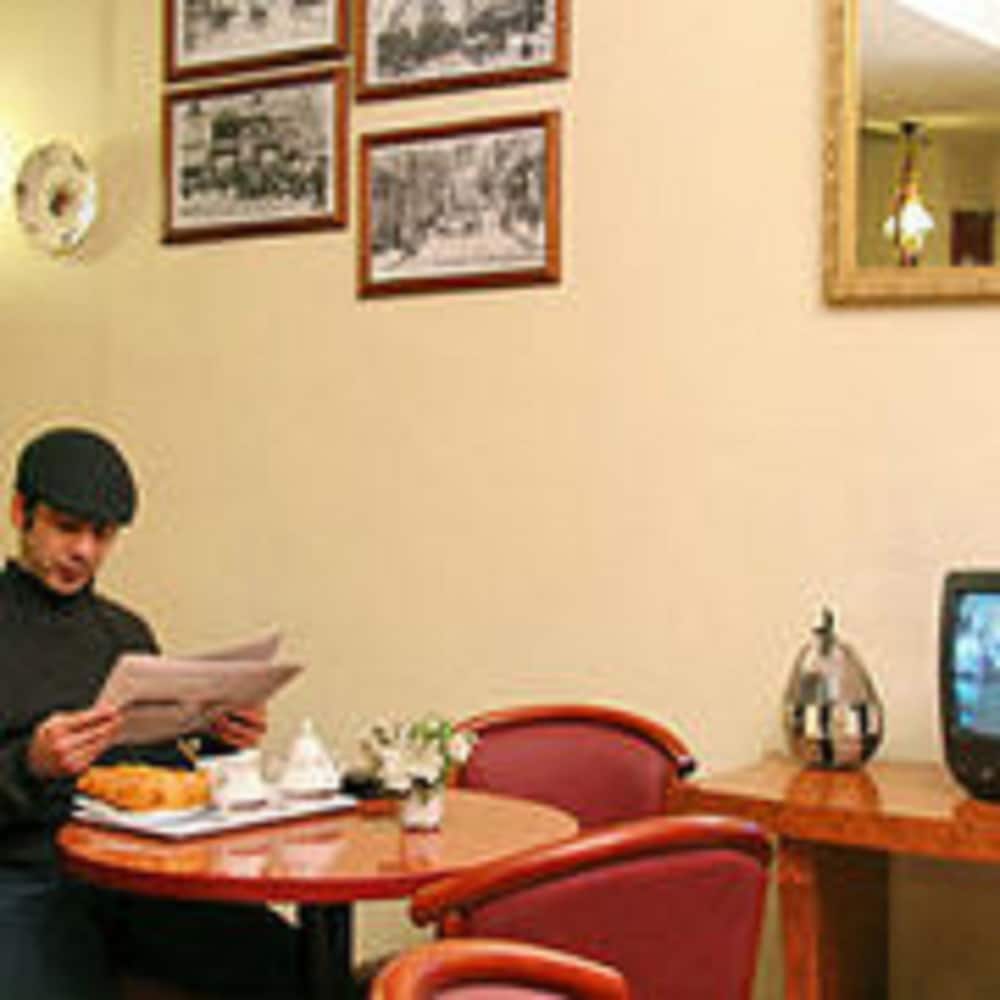 HOTEL CAMELIA INTERNATIONAL 37/50