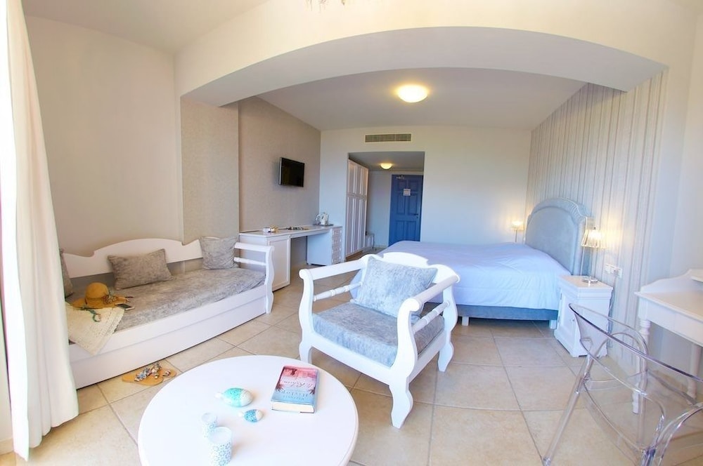 Almyra Hotel 12/44